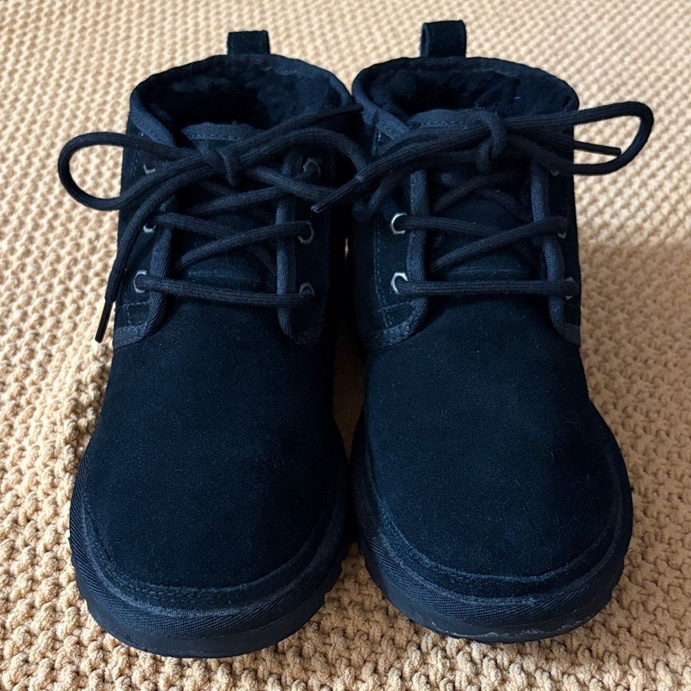 UGG Neumel Black Leather Boots Womens Size 8
